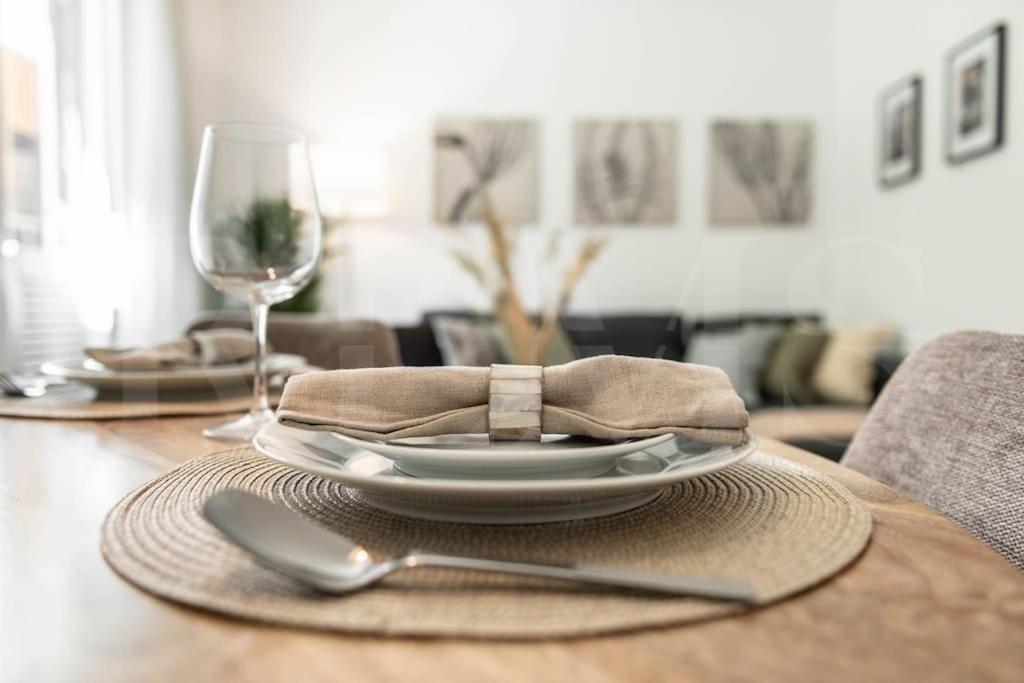 Appartement Calm With Private Patio By Rems *