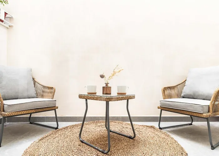 Calm Apartment With Private Patio By Rems